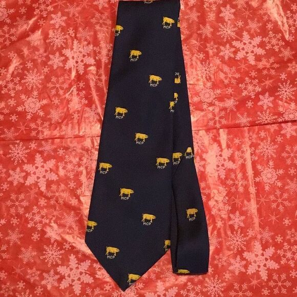 Vintage Bloomingdale’s men’s shop, male, chauvinist, pig tie - Picture 1 of 4